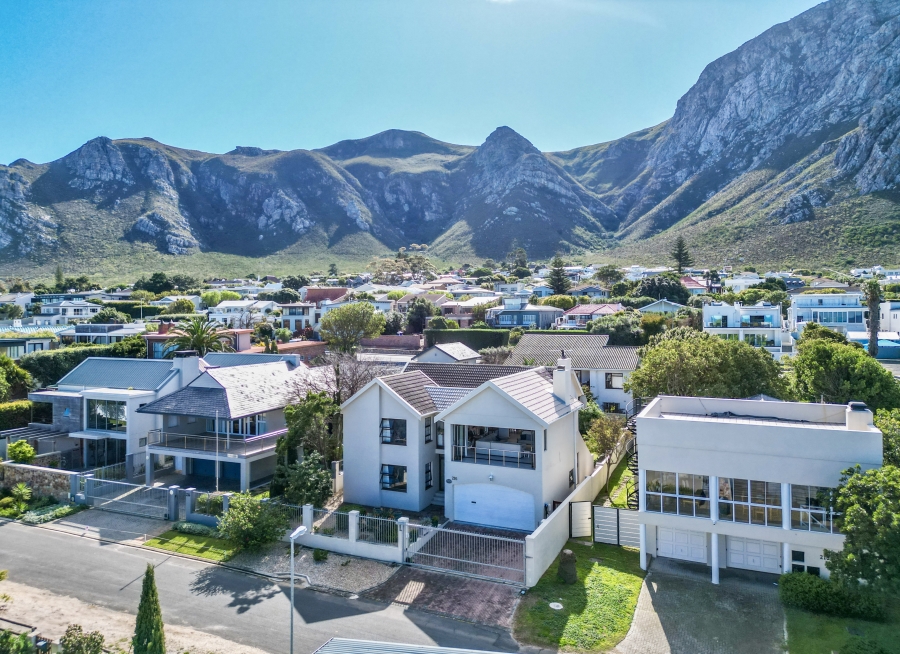 3 Bedroom Property for Sale in Voelklip Western Cape